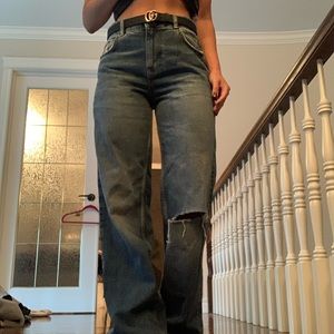 New with tags!!! Zara distressed wide legged jeans (size 4) made big